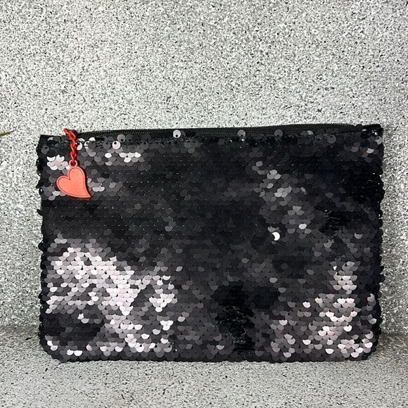 Betty Boop x Ipsy October 2019 Glam Bag Ultimate Makeup Bag  - Limited Edition - Picture 2 of 6